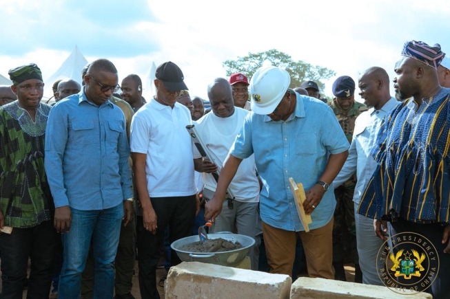Mahama cut sod for construction of 24-hour economy market in Bole
