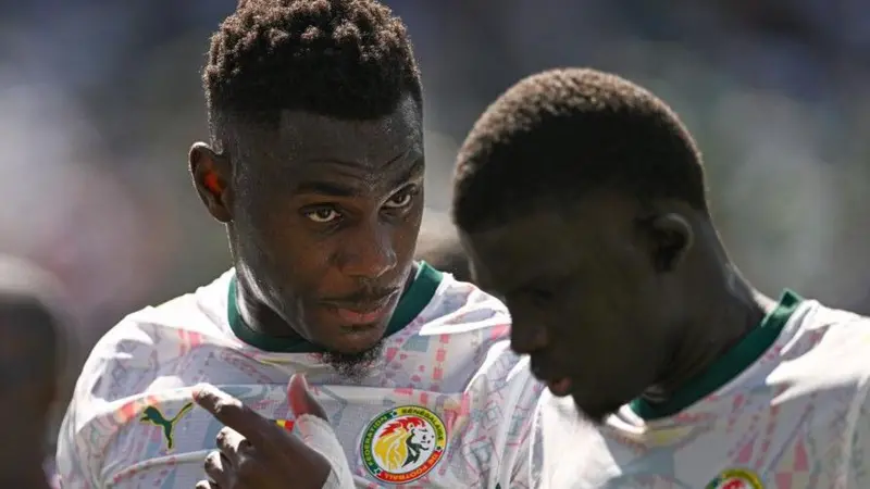 Unpaid bonuses and food issues – what’s going on inside Senegal camp?
