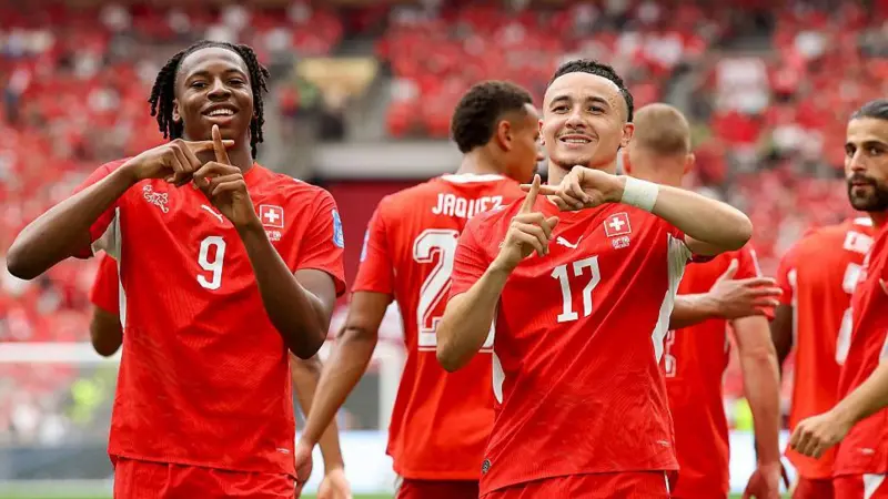 World Cup: Switzerland beat Canada but both through to last 32