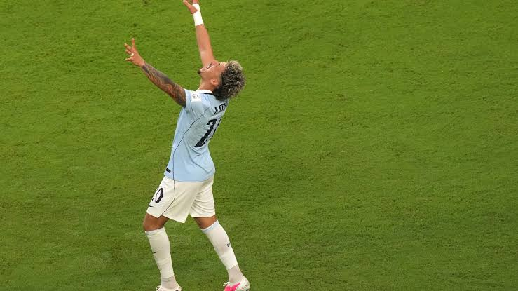 World Cup: Uruguay equalise late to deny Saudi Arabia in stifling Miami
