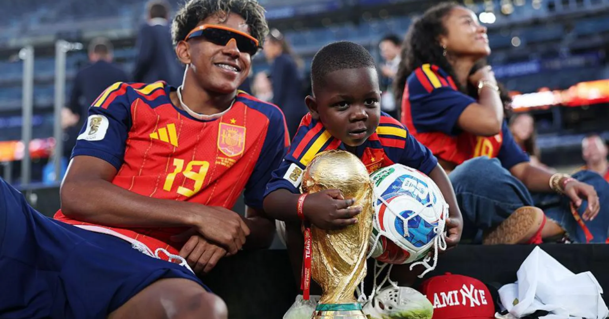 Lamine Yamal celebrates World Cup win with little brother who charmed fans