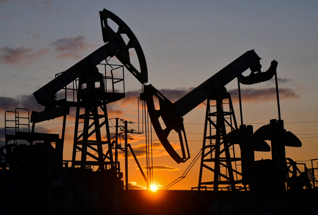 Oil prices fall 1% to 4-month lows as progress in US-Iran talks cools supply concerns