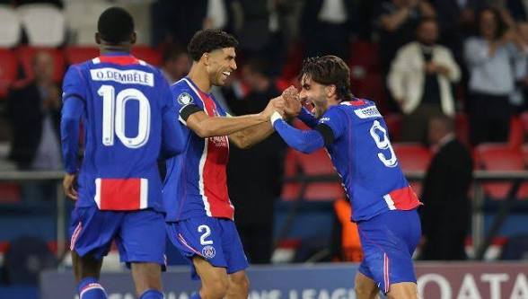 Ferran Torres Hat-trick gets PSG title defence off to a winning start