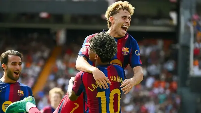 Lopez stars as Barcelona put 5 past Valencia