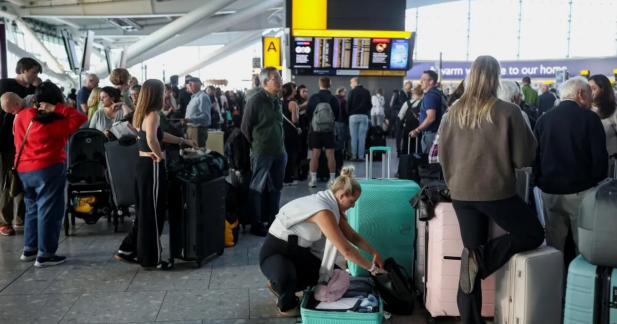 More UK flight delays expected after hundreds cancelled by air traffic control glitch